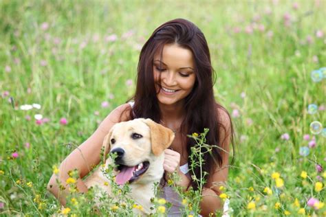 mujer folla con su perro